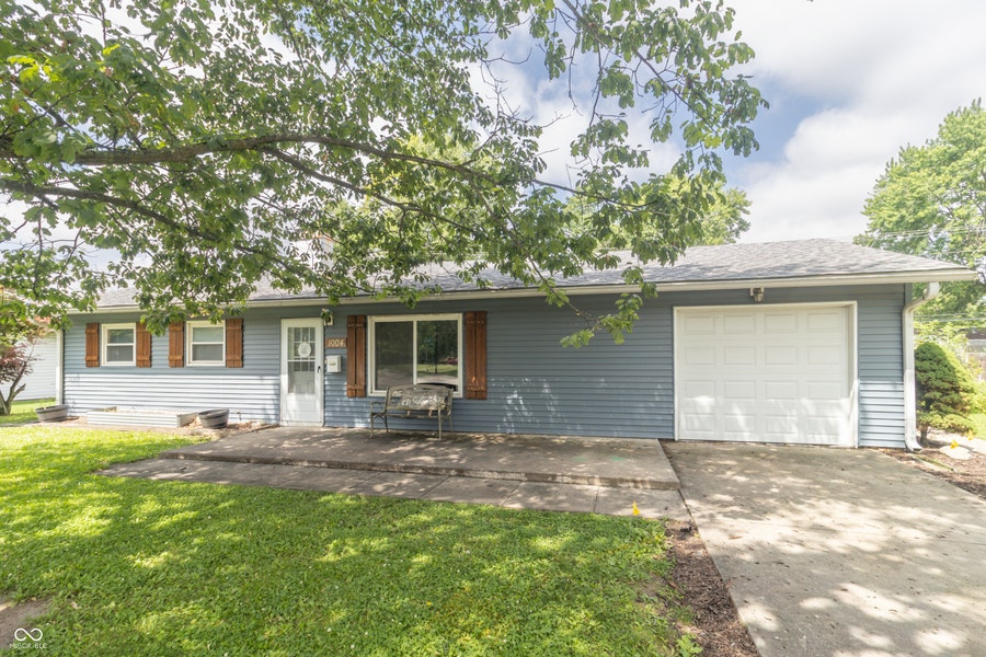 Property photo for 1004 Oak Boulevard, Greenfield, IN