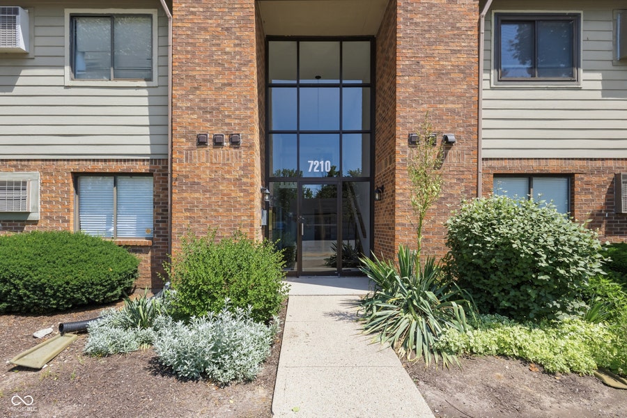 Property photo for 7210 Village Parkway Drive, Indianapolis, IN