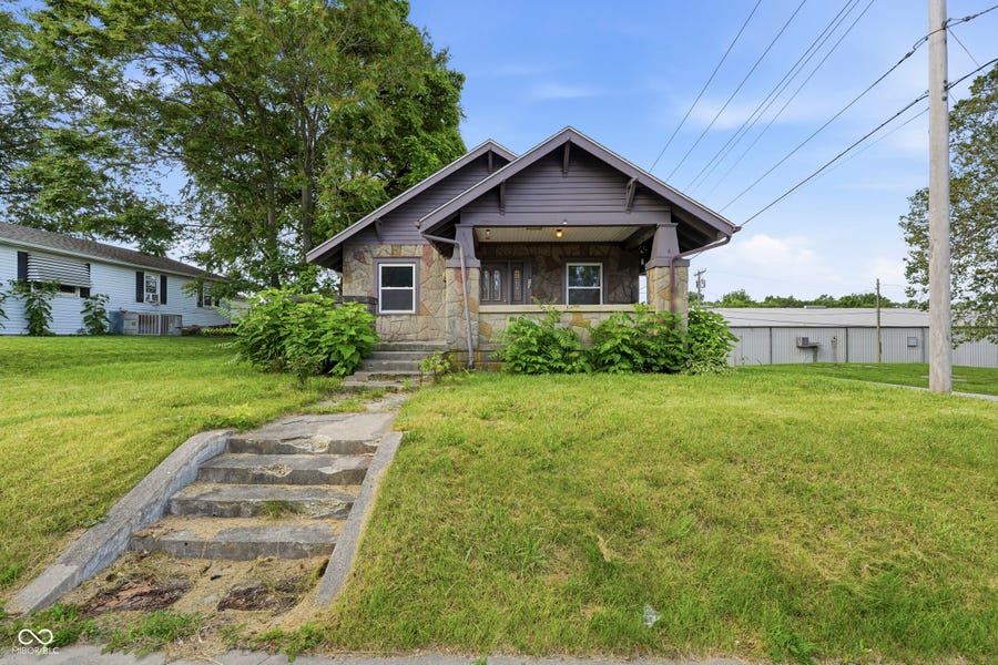 Property photo for 609 W Washington Street, Alexandria, IN