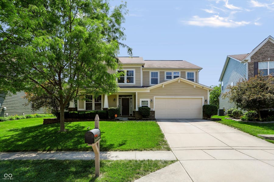 Property photo for 15710 Chapel Park Drive E, Noblesville, IN