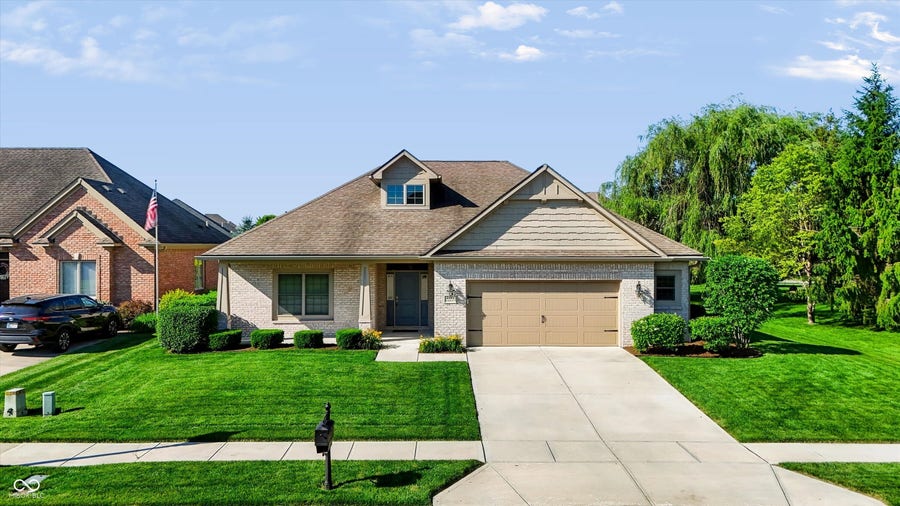 Property photo for 4581 Lexington Row, Greenwood, IN
