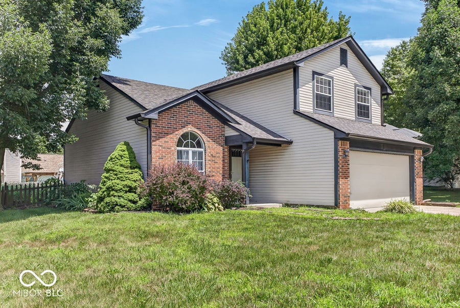 Property photo for 1548 Doe Lane, Greenwood, IN