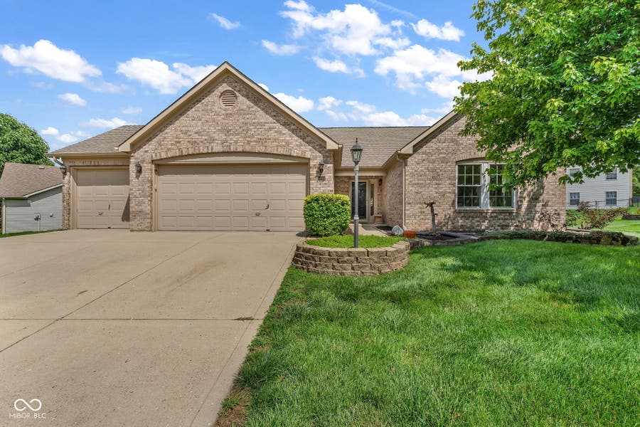Property photo for 1340 Shortridge Drive, Greenwood, IN