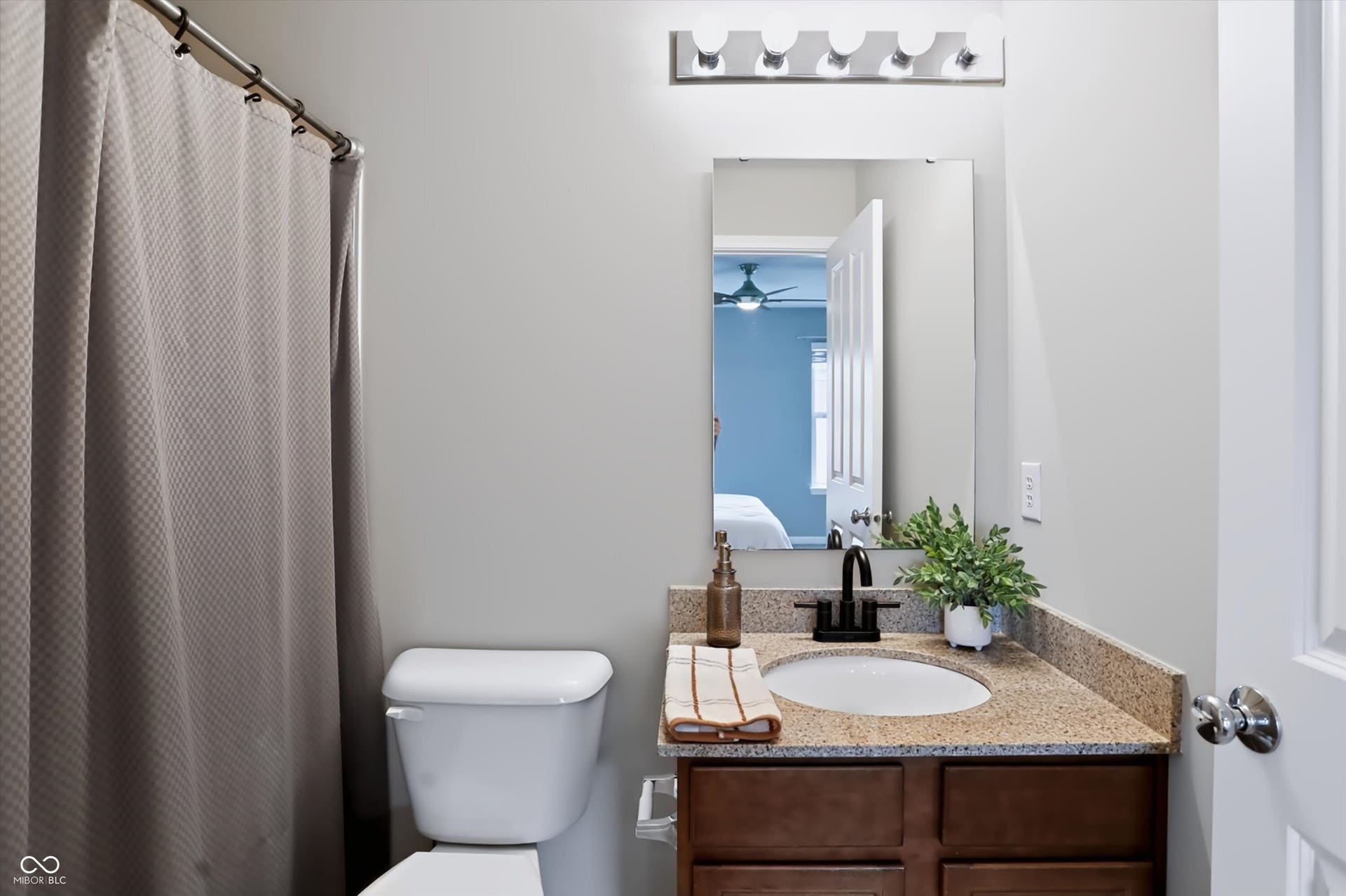 2nd bathroom