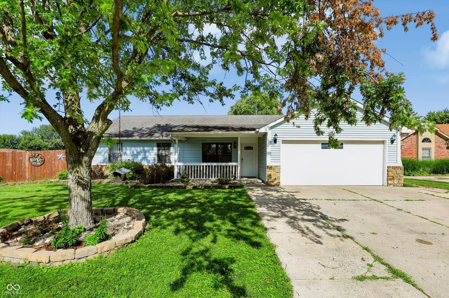 Property photo for 7639 Southern Lakes, Indianapolis, IN