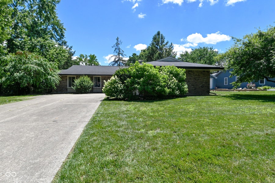 Property photo for 6831 Whisper Oaks Court, Indianapolis, IN
