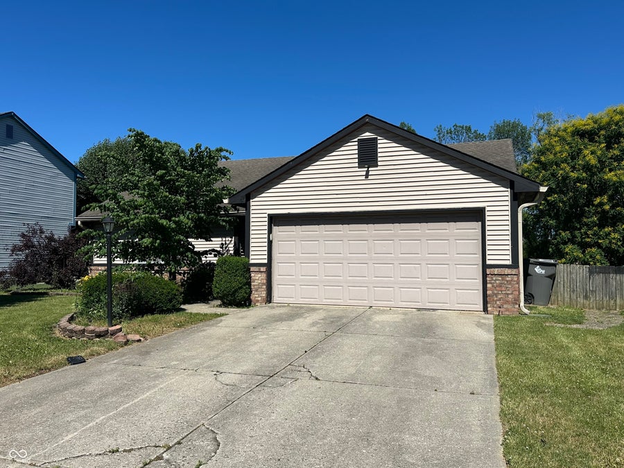 Property photo for 4015 Sungate Court, Indianapolis, IN