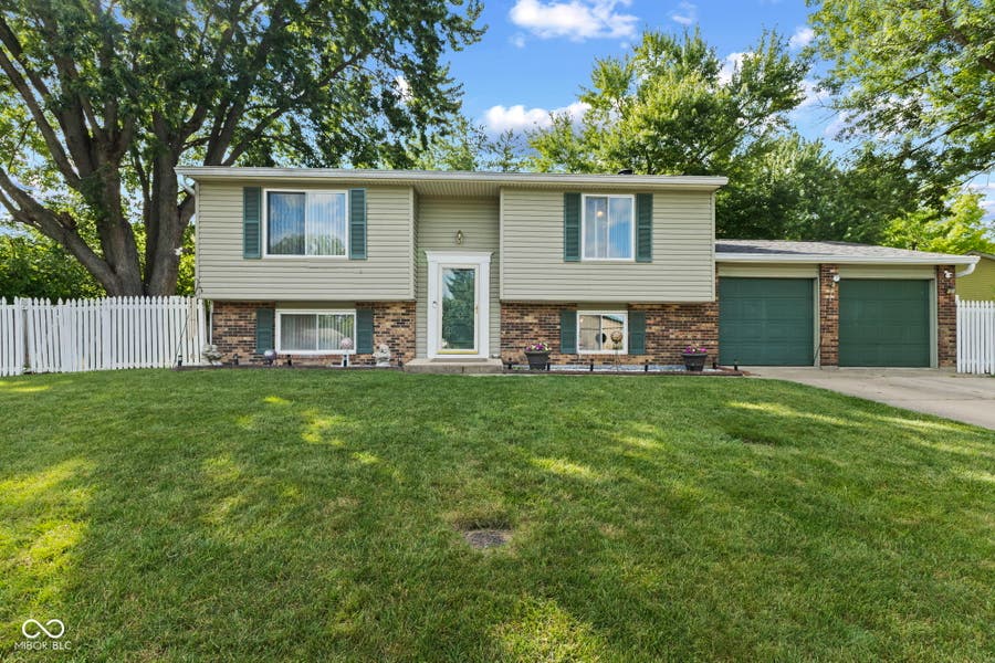 Property photo for 1217 Ridgepointe Drive, Indianapolis, IN