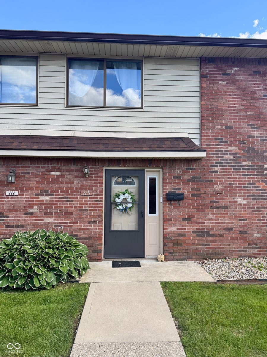 Property photo for 113 Greenwood Trail N, Greenwood, IN