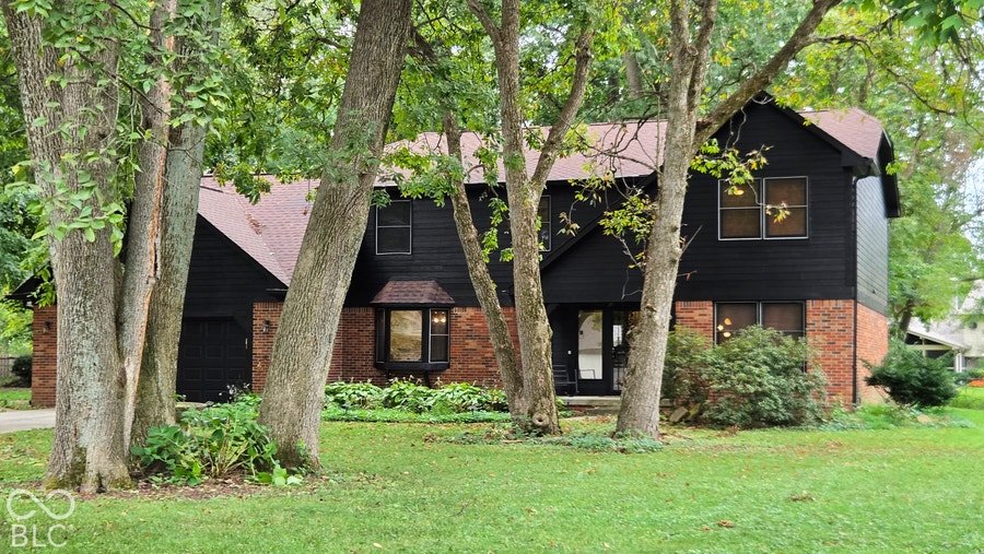 Property photo for 1914 S Hunters Ridge Lane, Greenwood, IN