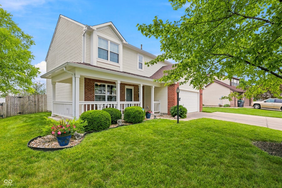 Property photo for 205 Easton Point Way, Greenwood, IN