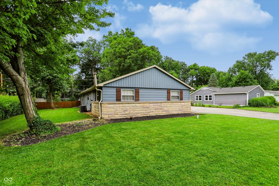 Property photo for 1515 W 75th Place, Indianapolis, IN
