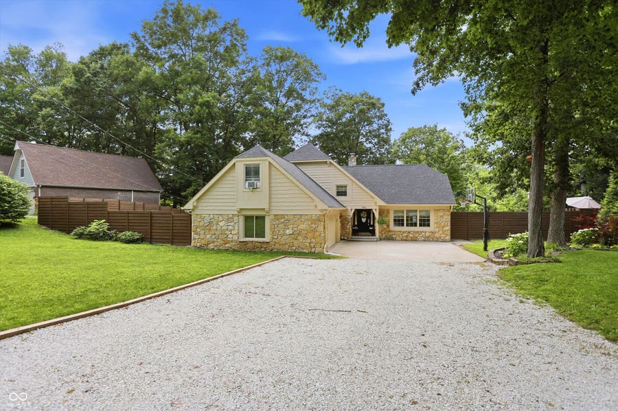 Property photo for 1954 Lakeview Drive, Avon, IN