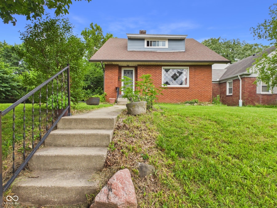 Property photo for 829 N Lesley Avenue, Indianapolis, IN
