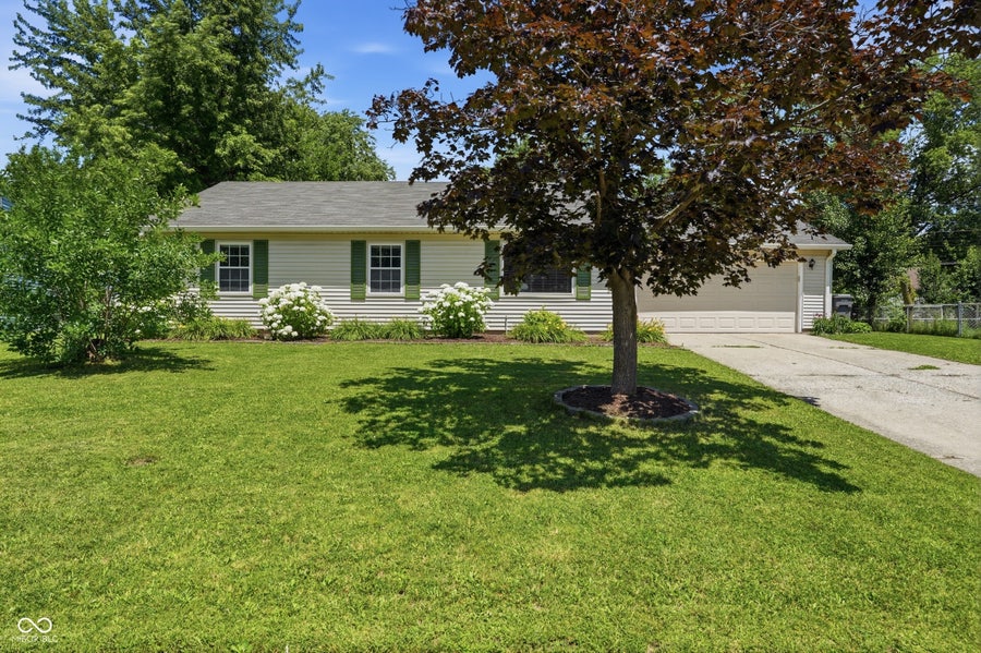 Property photo for 5832 Windward Way, Indianapolis, IN