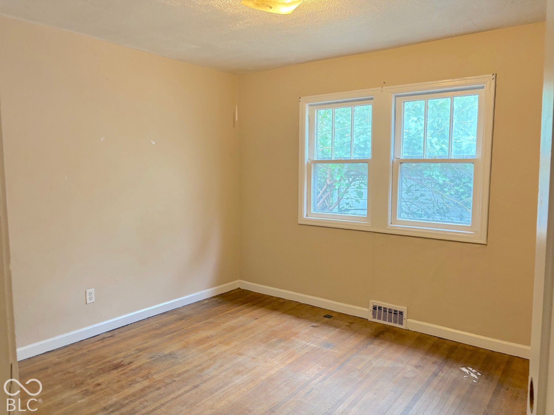 1029 E Tabor Street, Indianapolis, IN 46203 1029 E Tabor Street, Indianapolis, IN 46203