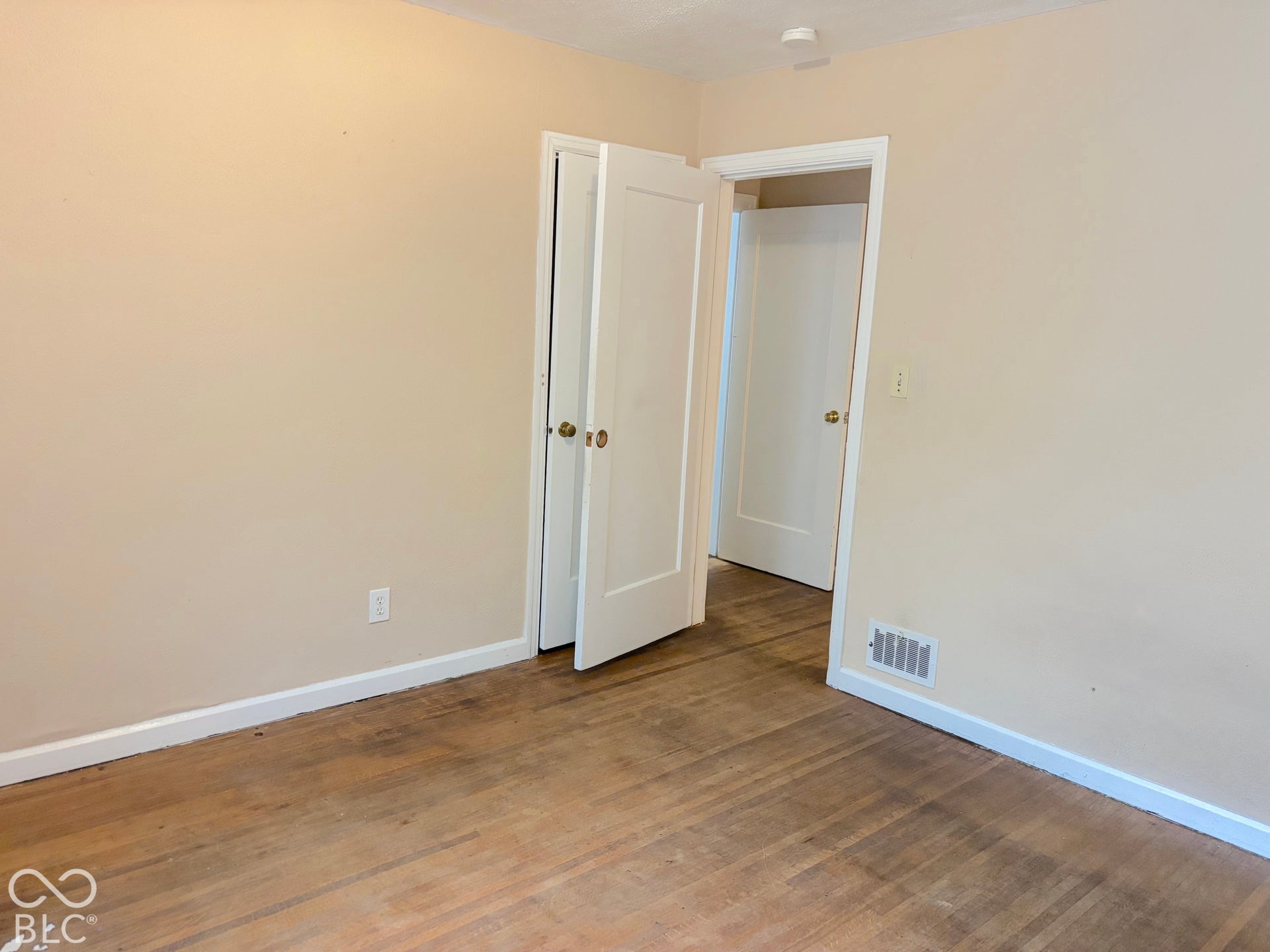 1029 E Tabor Street, Indianapolis, IN 46203 1029 E Tabor Street, Indianapolis, IN 46203
