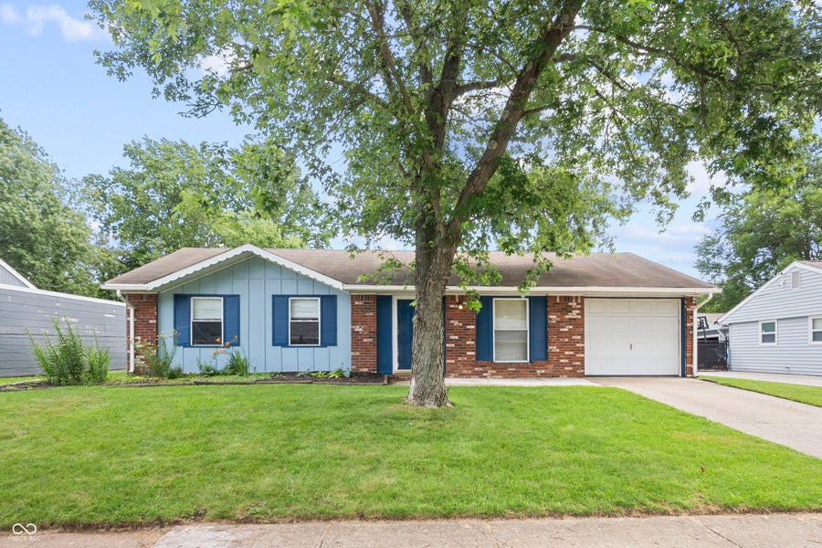 Property photo for 6109 Dartmoor Ct, Indianapolis, IN
