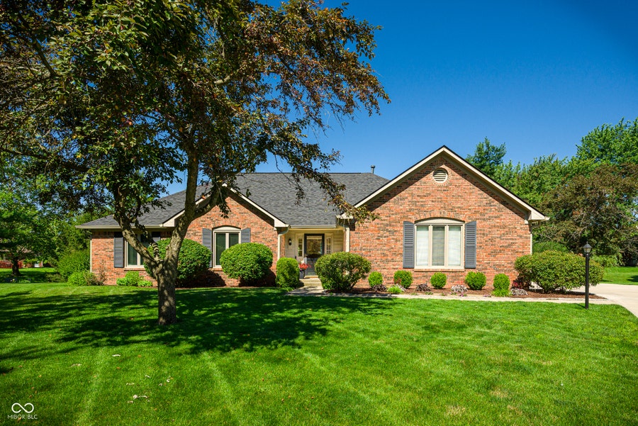 Property photo for 8119 Lake Point Way, Indianapolis, IN