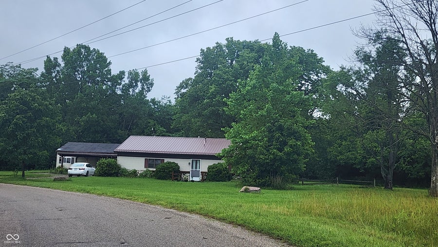 Property photo for 92 E Trestle Road, Veedersburg, IN