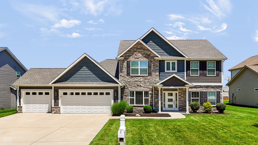 Property photo for 1066 Chesapeake Pointe Drive, Lafayette, IN