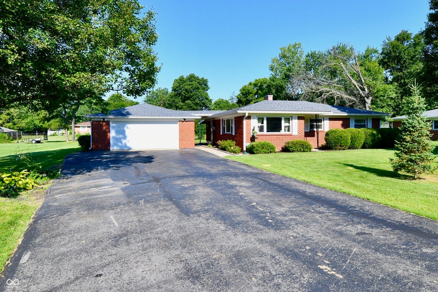 Property photo for 4928 Oaknoll Drive, Indianapolis, IN