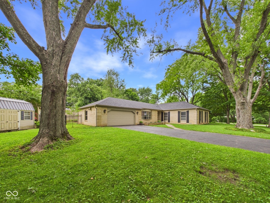 Property photo for 1403 Cottonwood Drive, Anderson, IN