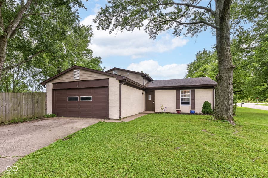 Property photo for 3983 Pineview Lane, Greenwood, IN
