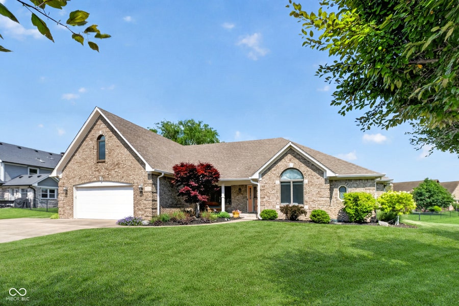 Property photo for 4121 Moss Ridge Lane, Indianapolis, IN