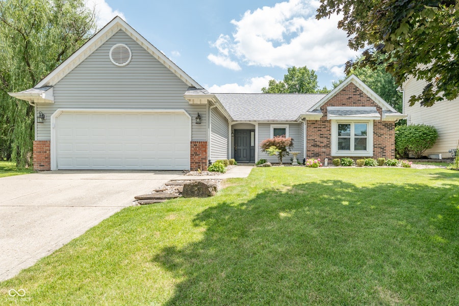 Property photo for 7551 Pennycroft Drive, Indianapolis, IN
