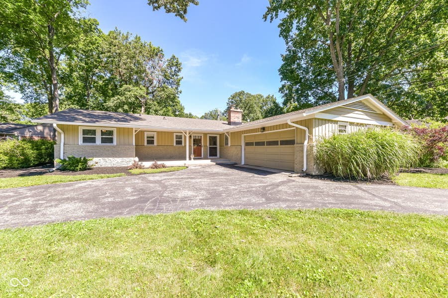 Property photo for 6905 Munsee Lane, Indianapolis, IN