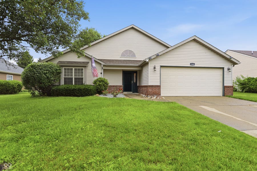 Property photo for 1960 Winfield Park Drive, Greenfield, IN