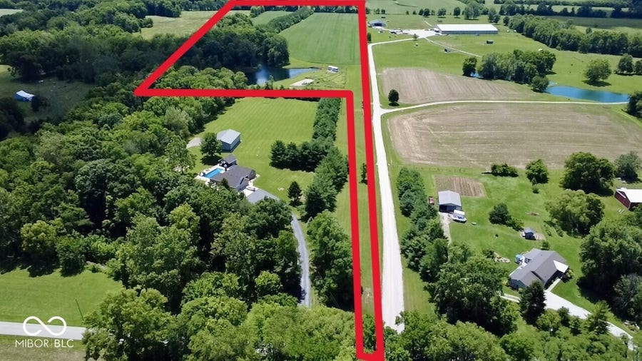 Property photo for 830 W County Road 1000 N, Roachdale, IN