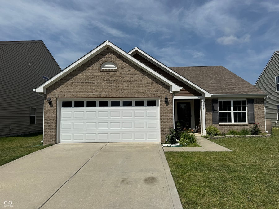 Property photo for 2584 Shadowbrook Trace, Greenwood, IN