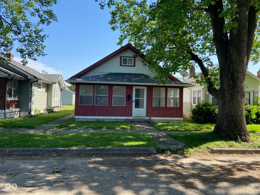 Property photo for 923 E Berwyn Street, Indianapolis, IN