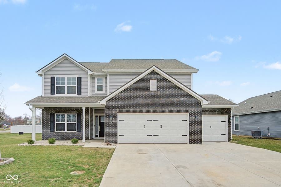 Property photo for 379 Oakswept Way, Greenfield, IN