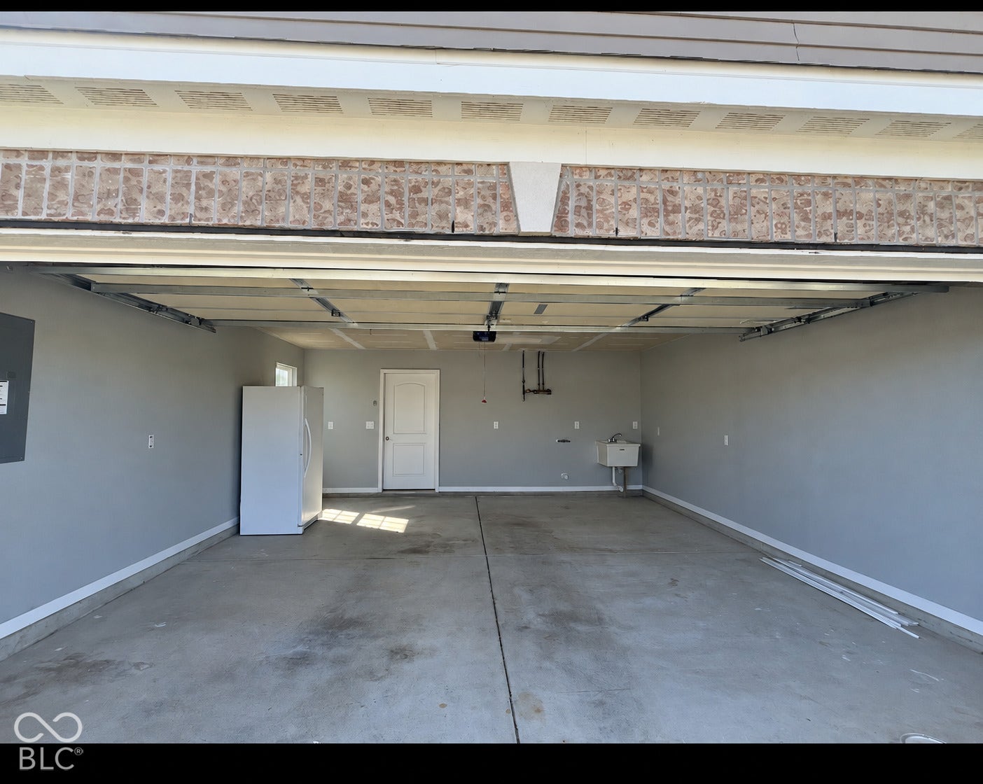 3384 S Cordell Road, New Palestine, IN 46163
