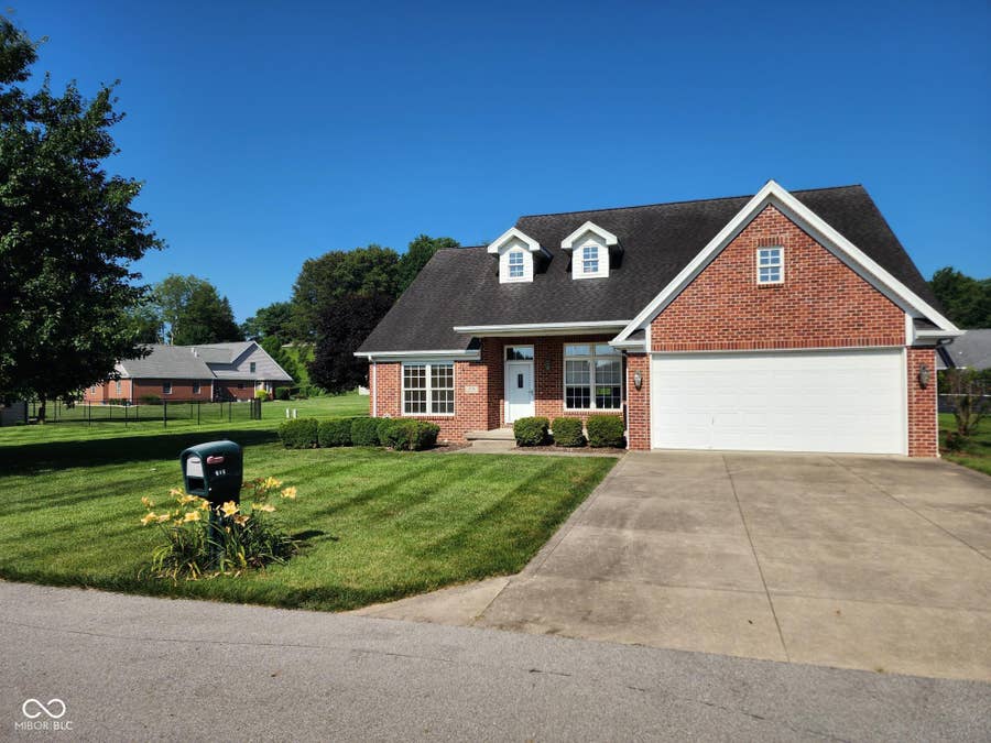 Property photo for 919 Buena Vista Drive, Brownstown, IN