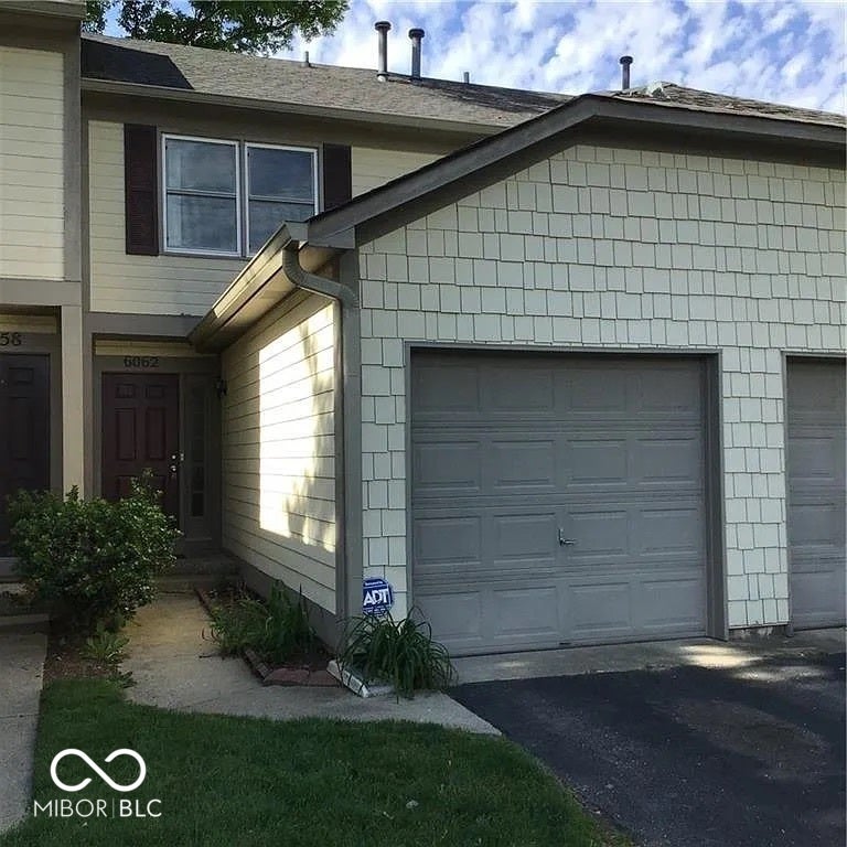 Property photo for 6062 Southbay Drive, Indianapolis, IN