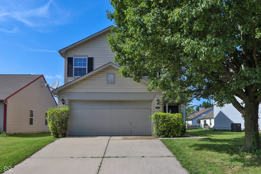 Property photo for 10752 Newgate Lane, Indianapolis, IN