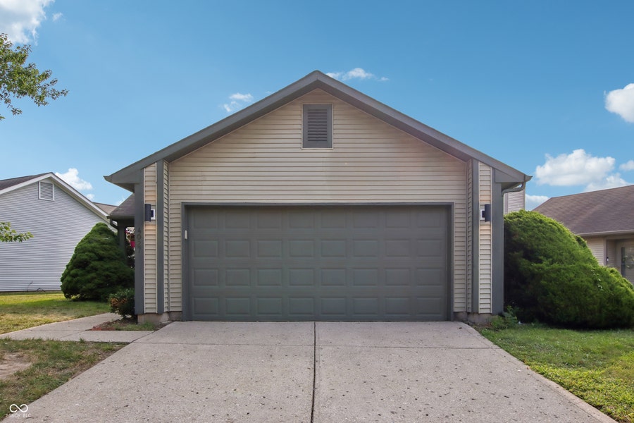 Property photo for 4027 Eagle Cove West Drive, Indianapolis, IN