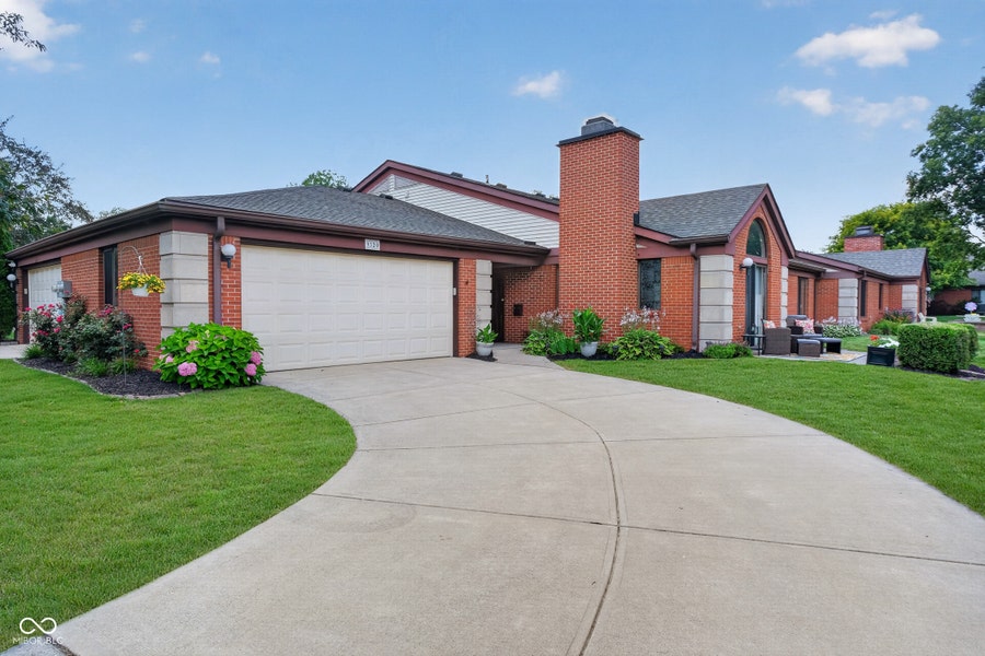 Property photo for 9320 Oak Run East Drive, Indianapolis, IN