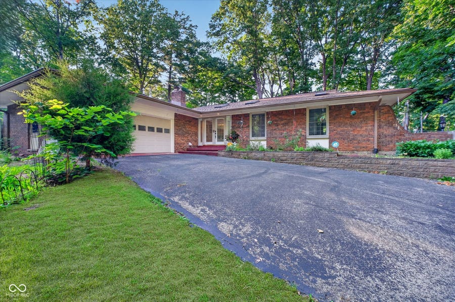 Property photo for 8942 Briarclift Road, Indianapolis, IN