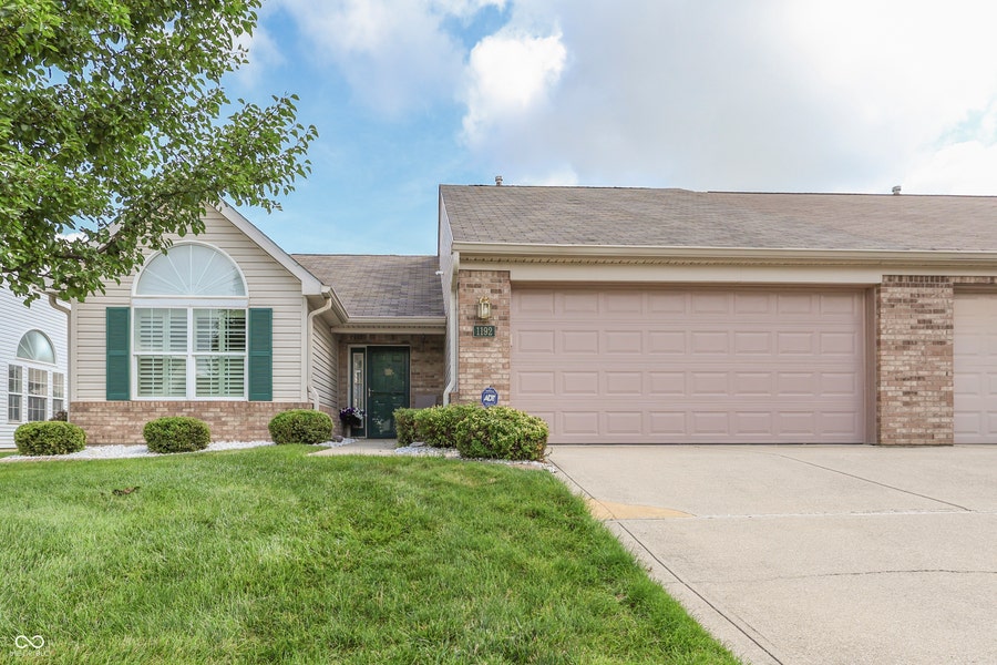 Property photo for 1192 Vicksburg South Drive, Greenwood, IN