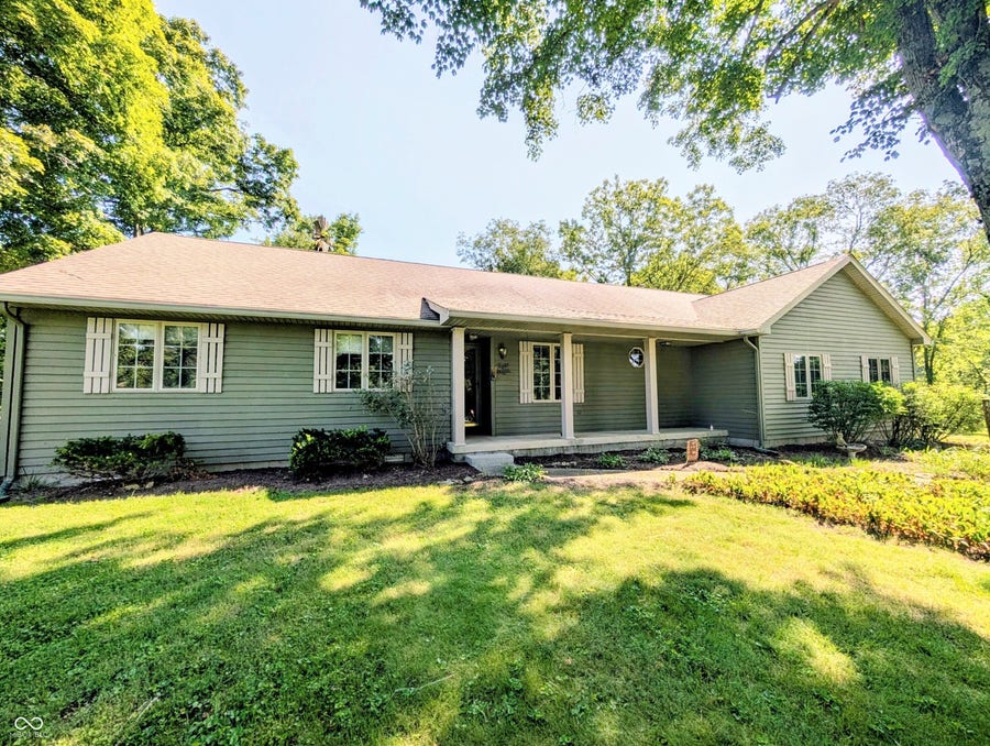Property photo for 18402 E Redbud Court, Hope, IN