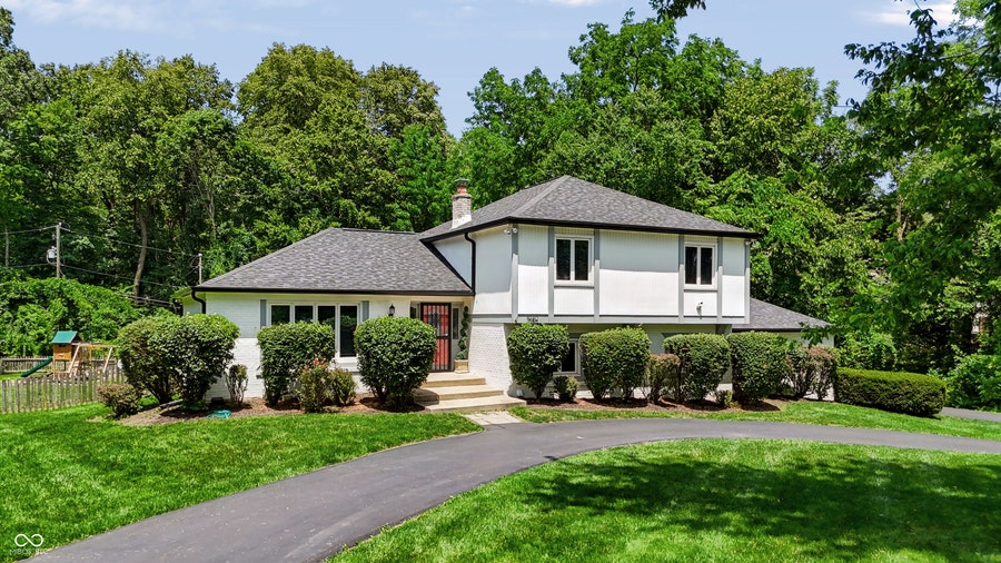 Property photo for 1040 Ridge Court, Carmel, IN