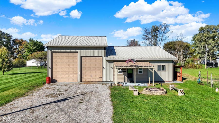 Property photo for 940 W 1090 N, Fountaintown, IN