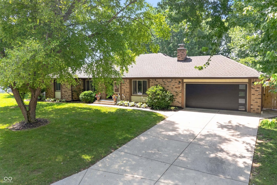 Property photo for 3986 Creekwood Drive, Greenwood, IN