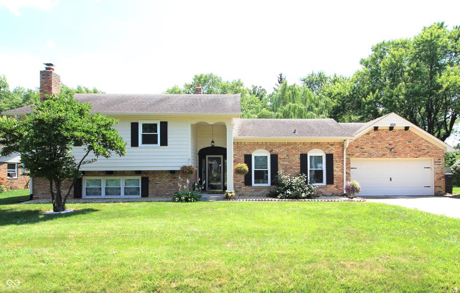 Property photo for 609 W Banta Road, Indianapolis, IN