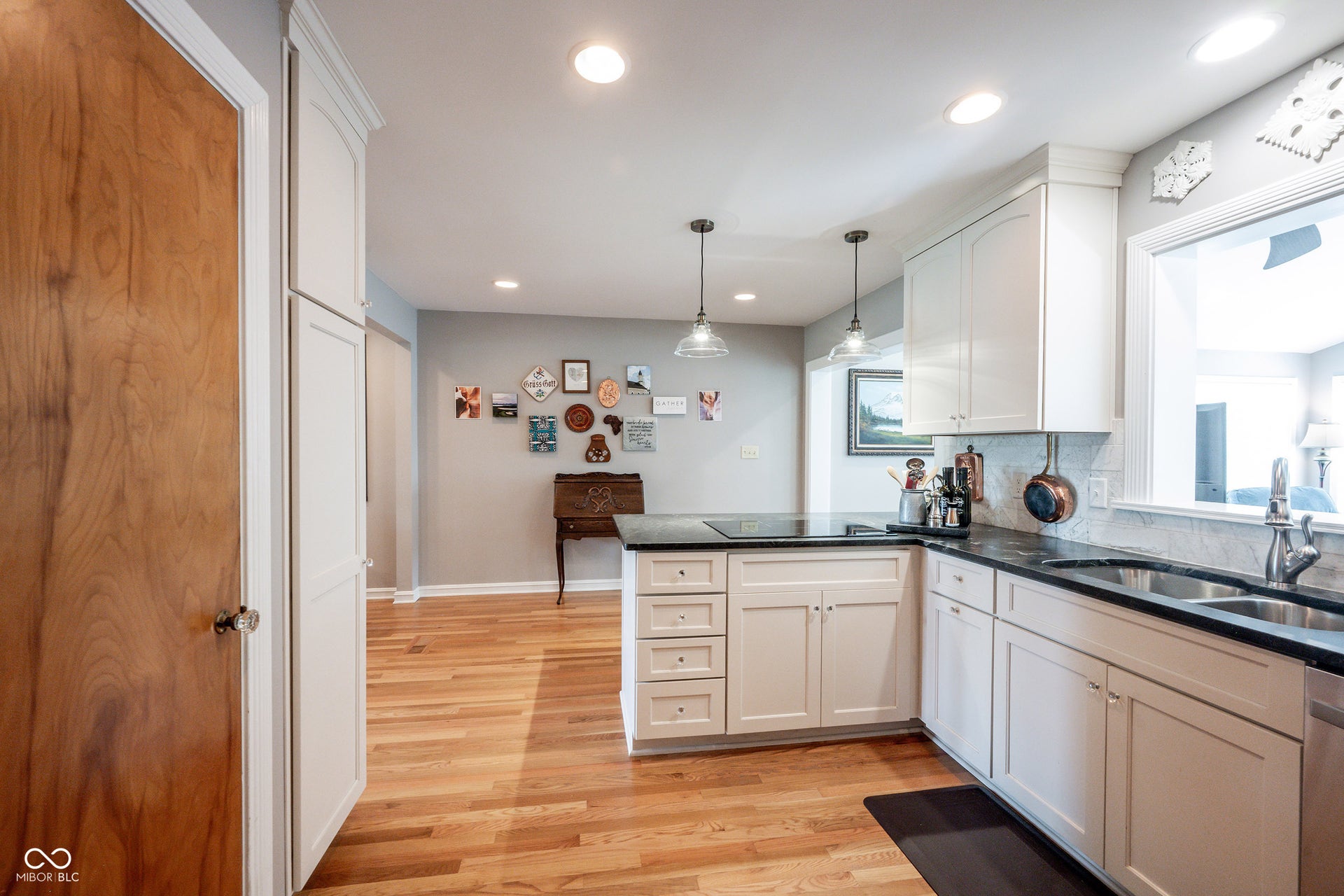 8575 N Pennsylvania Street, Indianapolis, IN 46240
